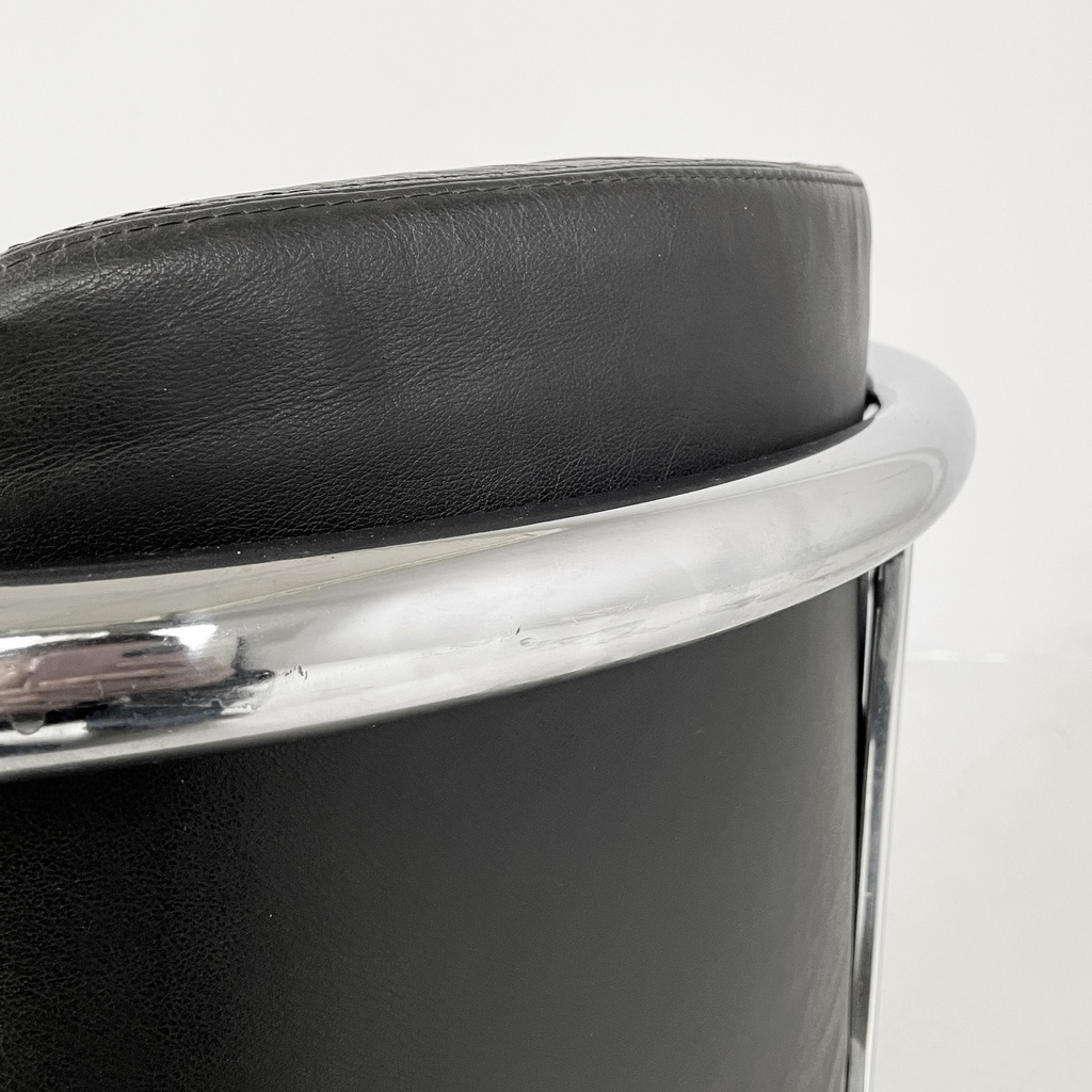 Poltrona in pelle nera e acciaio, 1980 ca.