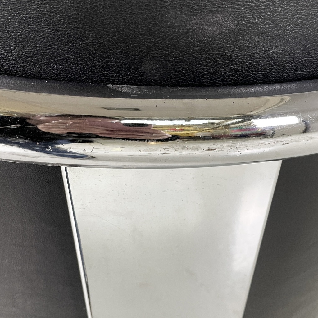 Poltrona in pelle nera e acciaio, 1980 ca.