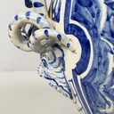 Vaso con coperchio in maiolica, 1715