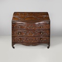 Cassettiera in legno con decorazioni, 1700 ca. 