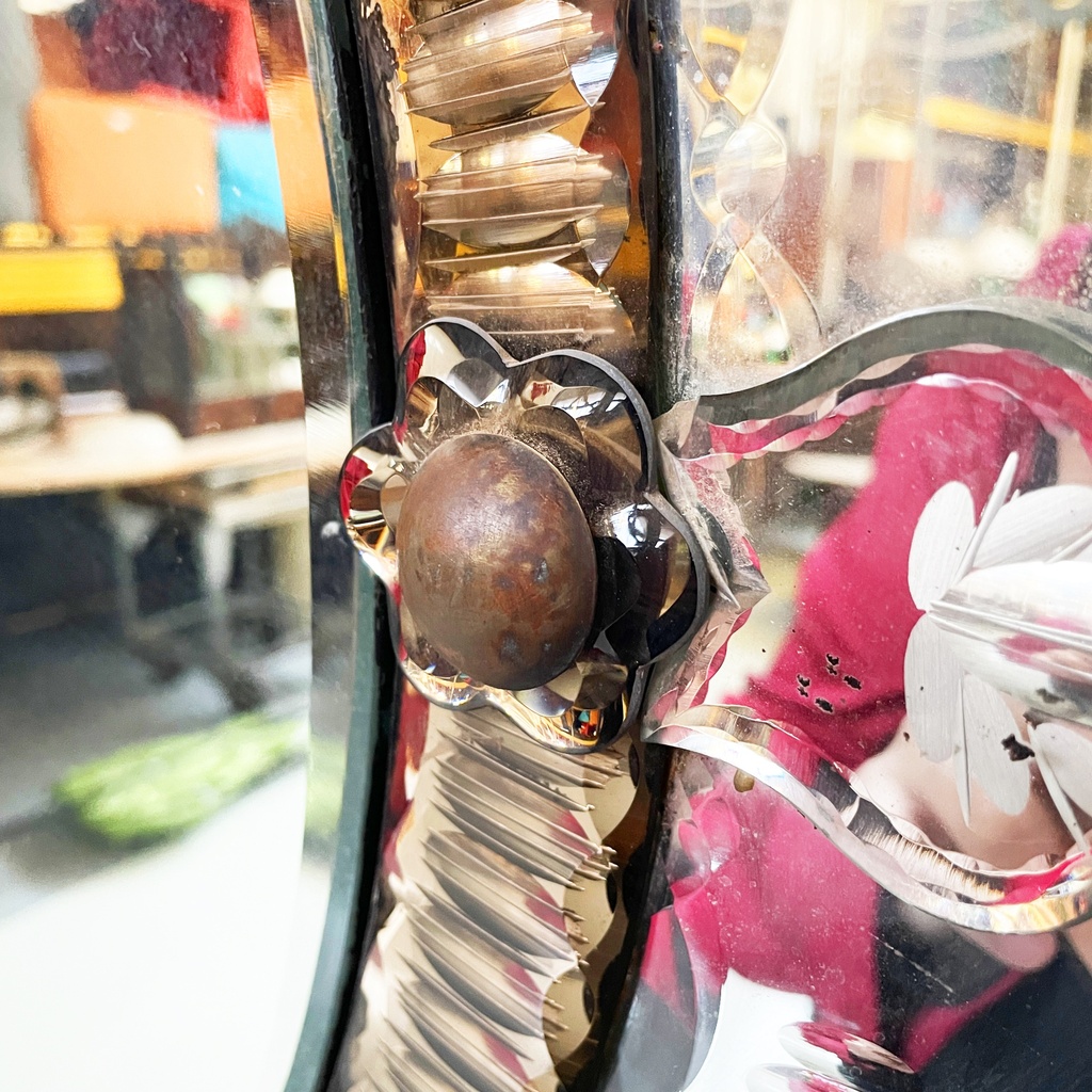 Specchio da parete con acidature, 1900 ca.