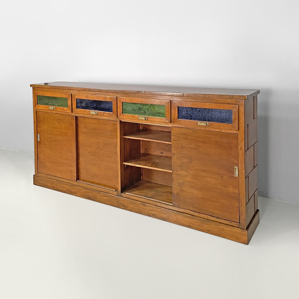 Credenza in legno con vetri colorati, 1930 ca.