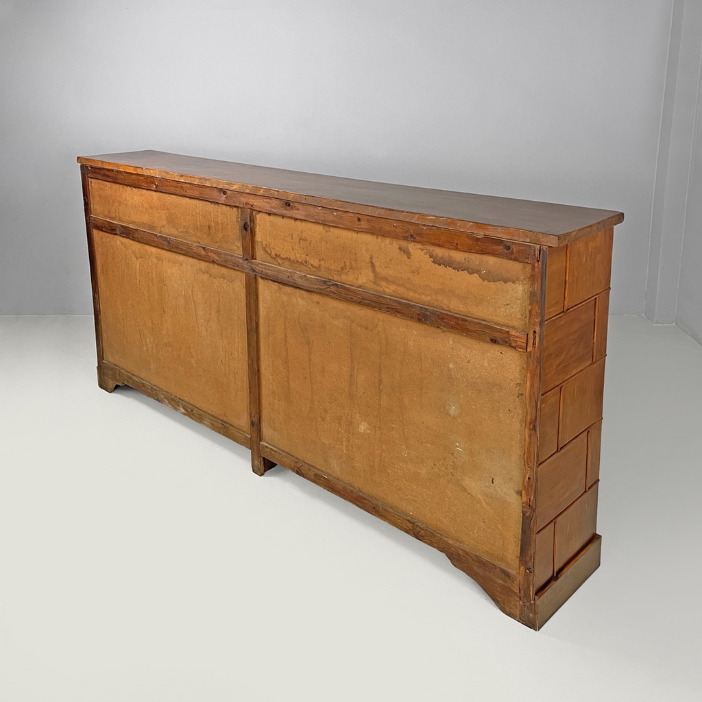 Credenza in legno con vetri colorati, 1930 ca.