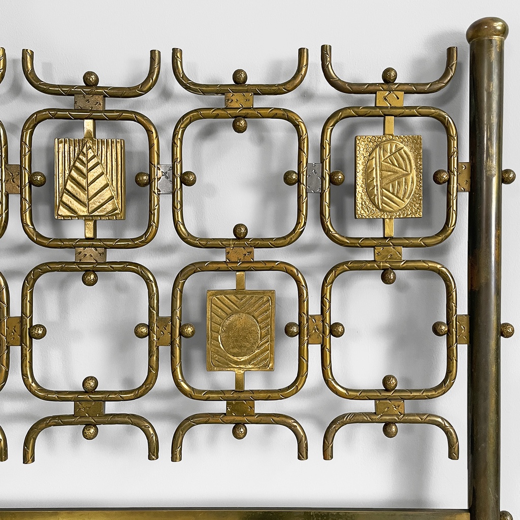 Testiera del letto di Osvaldo Borsani e Arnaldo Pomodoro per Atelier Borsani Varedo, 1950 ca.