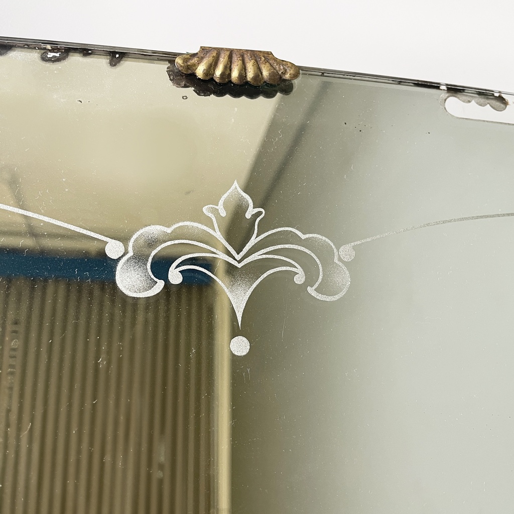 Specchio da parete con dettagli in ottone, 1940 ca.