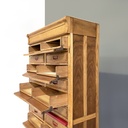 Archivio in legno e metallo rosso, 1940 ca.