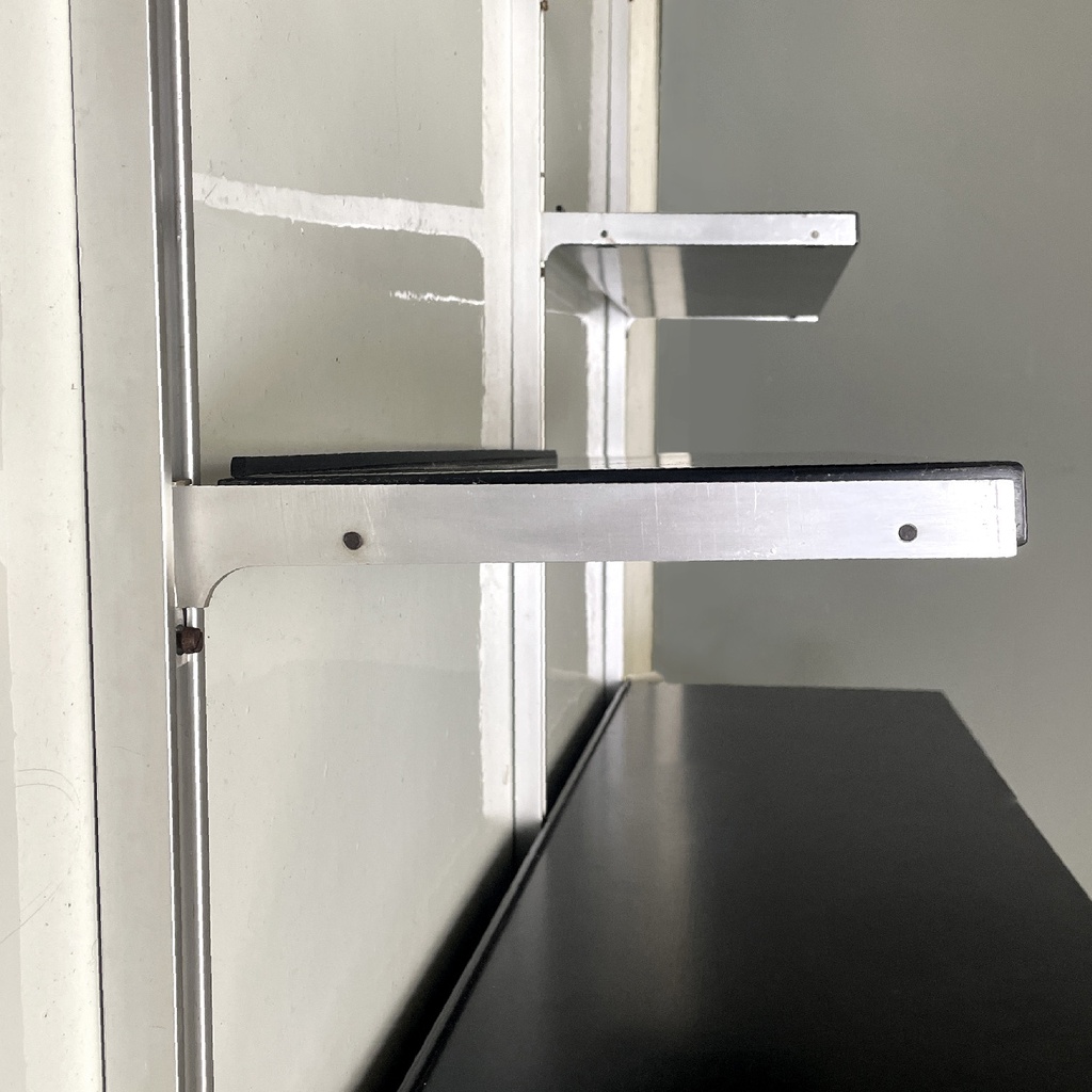 Libreria E22 di Osvaldo Borsani per Tecno, 1970 ca.