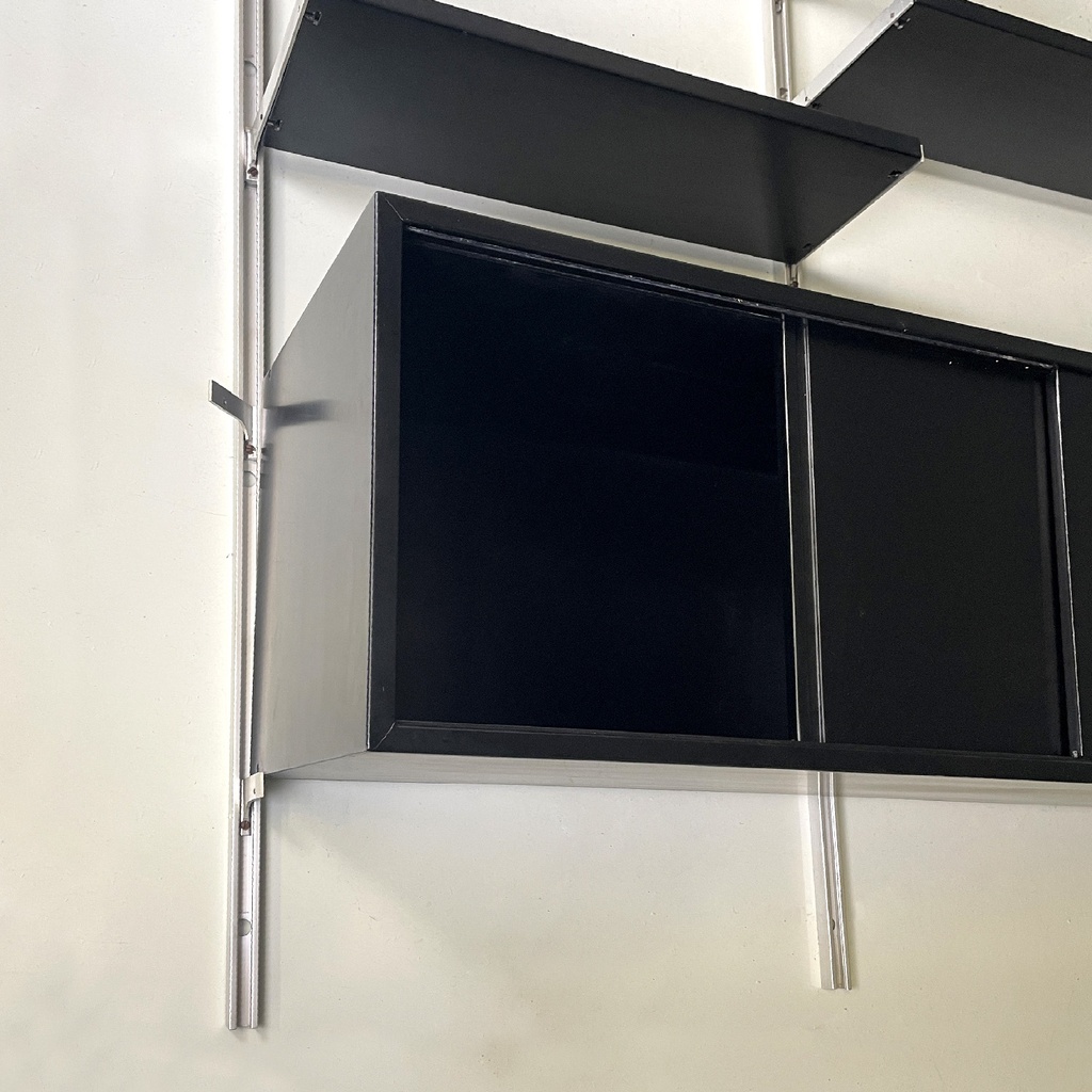 Libreria E22 di Osvaldo Borsani per Tecno, 1970 ca.