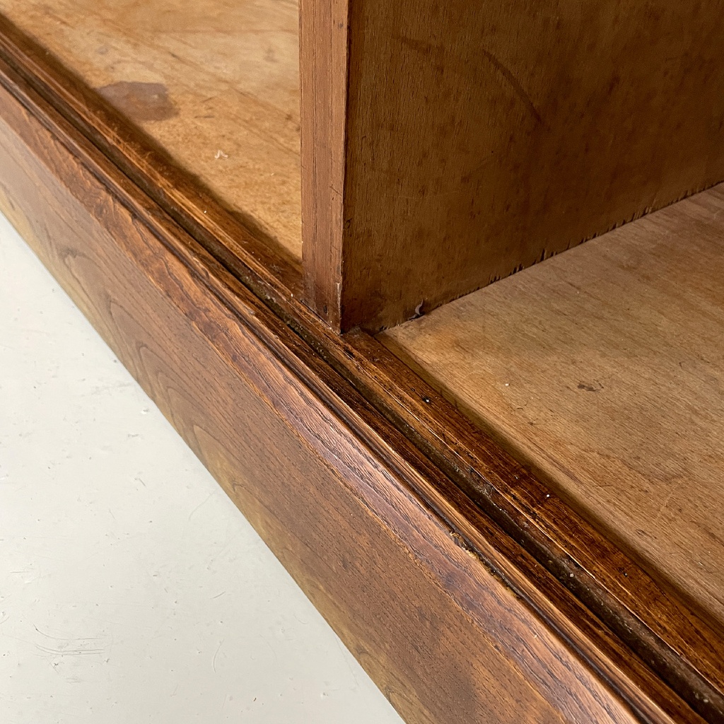 Sideboard in legno con apertura a serrandina, 1920 ca.