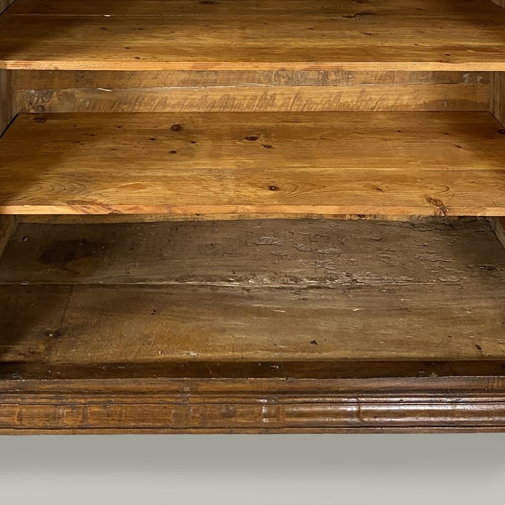 Credenza in legno, fine del 1600 ca. 