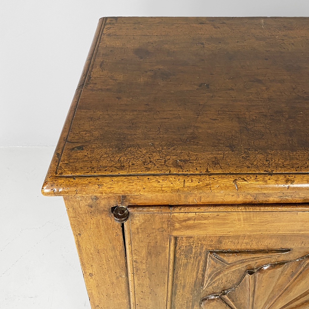 Credenza in legno, fine del 1600 ca. 