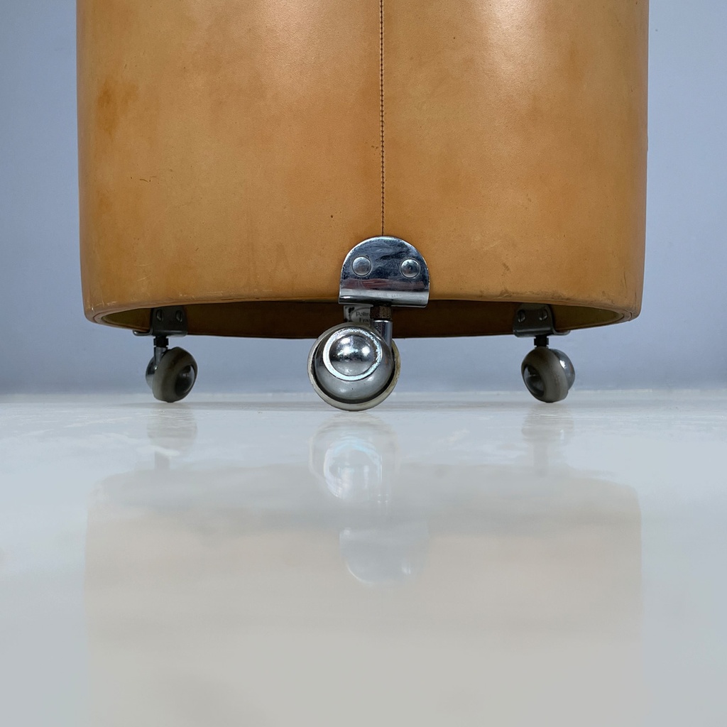 Comodini mod. Lullaby di Luigi Massoni per Poltrona Frau