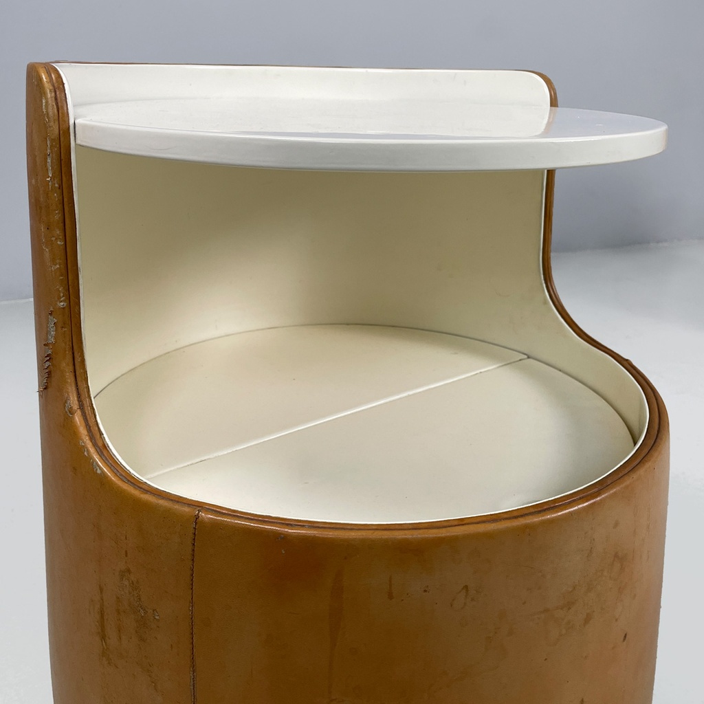 Comodini mod. Lullaby di Luigi Massoni per Poltrona Frau