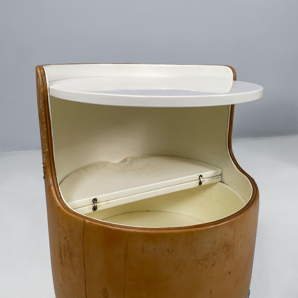 Comodini mod. Lullaby di Luigi Massoni per Poltrona Frau