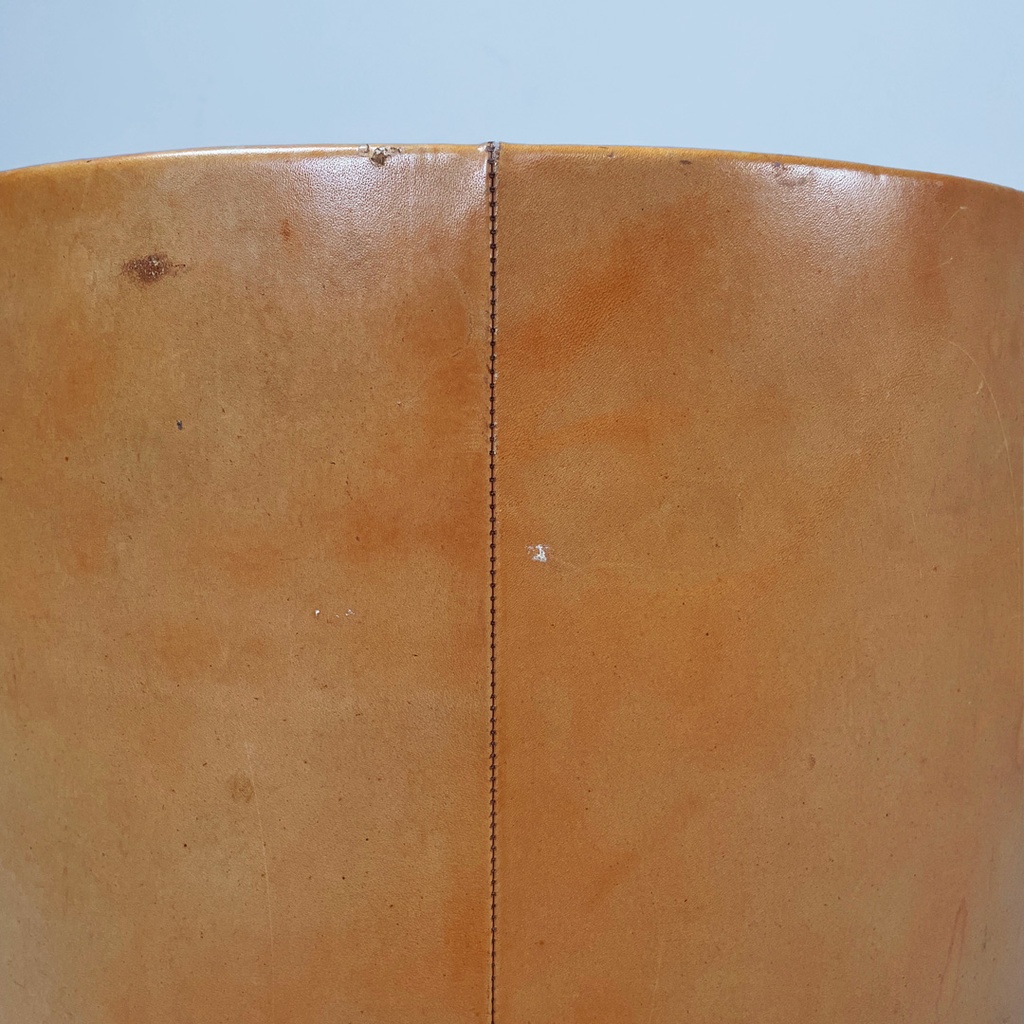 Comodini mod. Lullaby di Luigi Massoni per Poltrona Frau