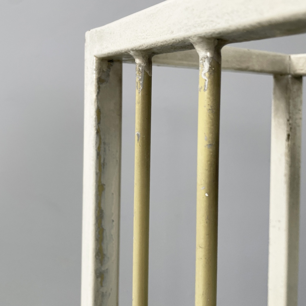 Copricalorifero in metallo bianco, 1950 ca.