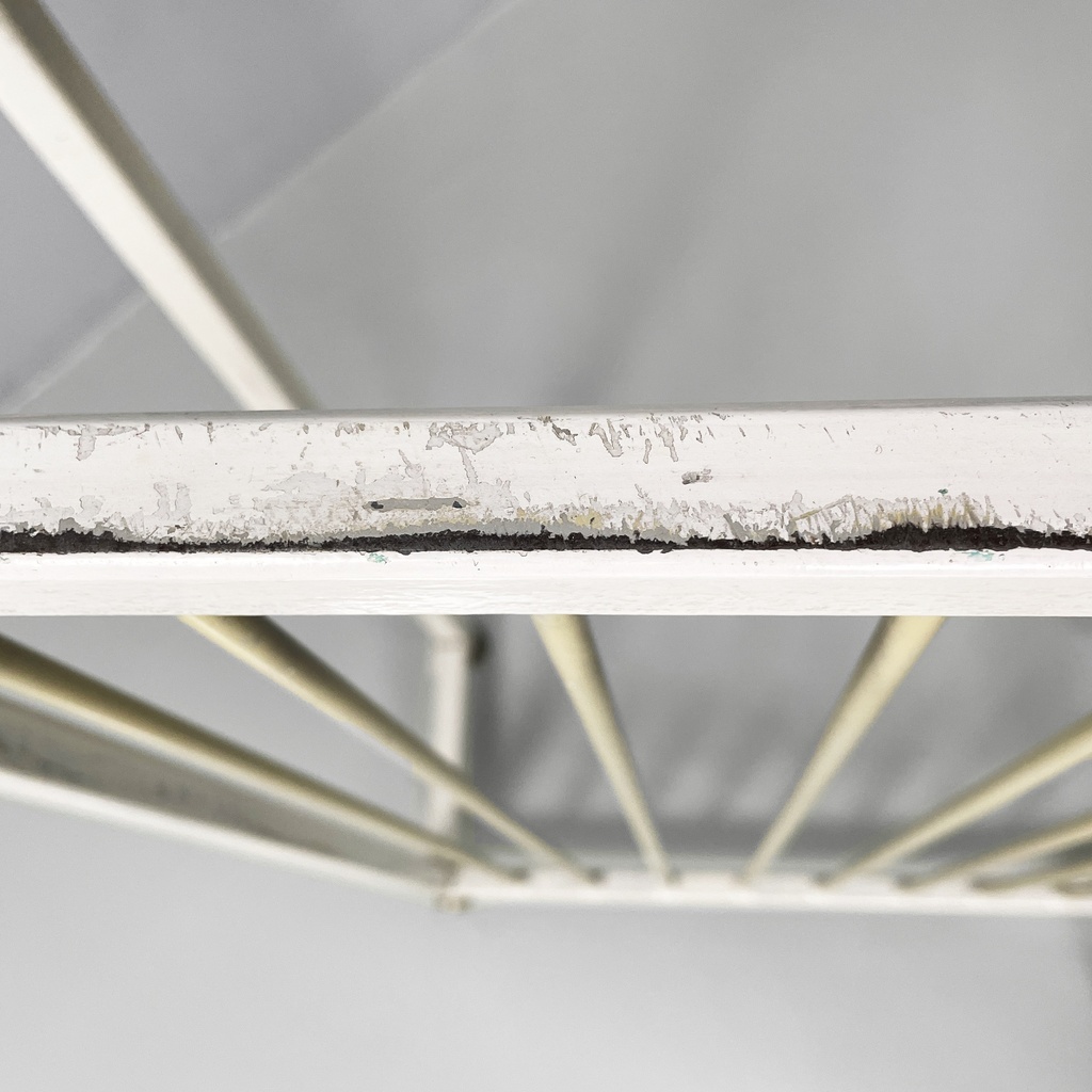 Copricalorifero in metallo bianco, 1950 ca.