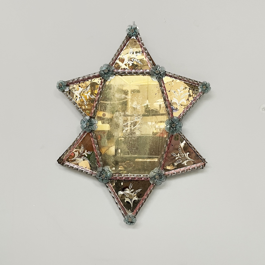 Specchio da parete con decorazioni in vetro, 1980 ca.