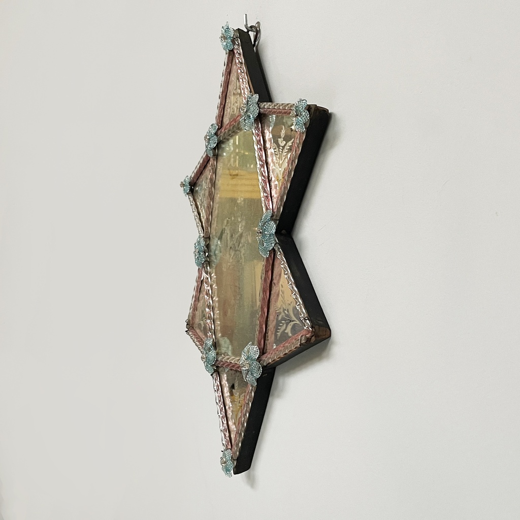 Specchio da parete con decorazioni in vetro, 1980 ca.
