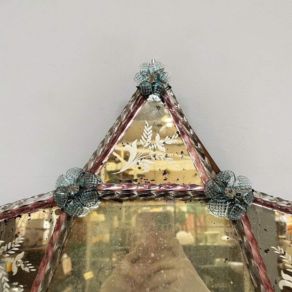 Specchio da parete con decorazioni in vetro, 1980 ca.