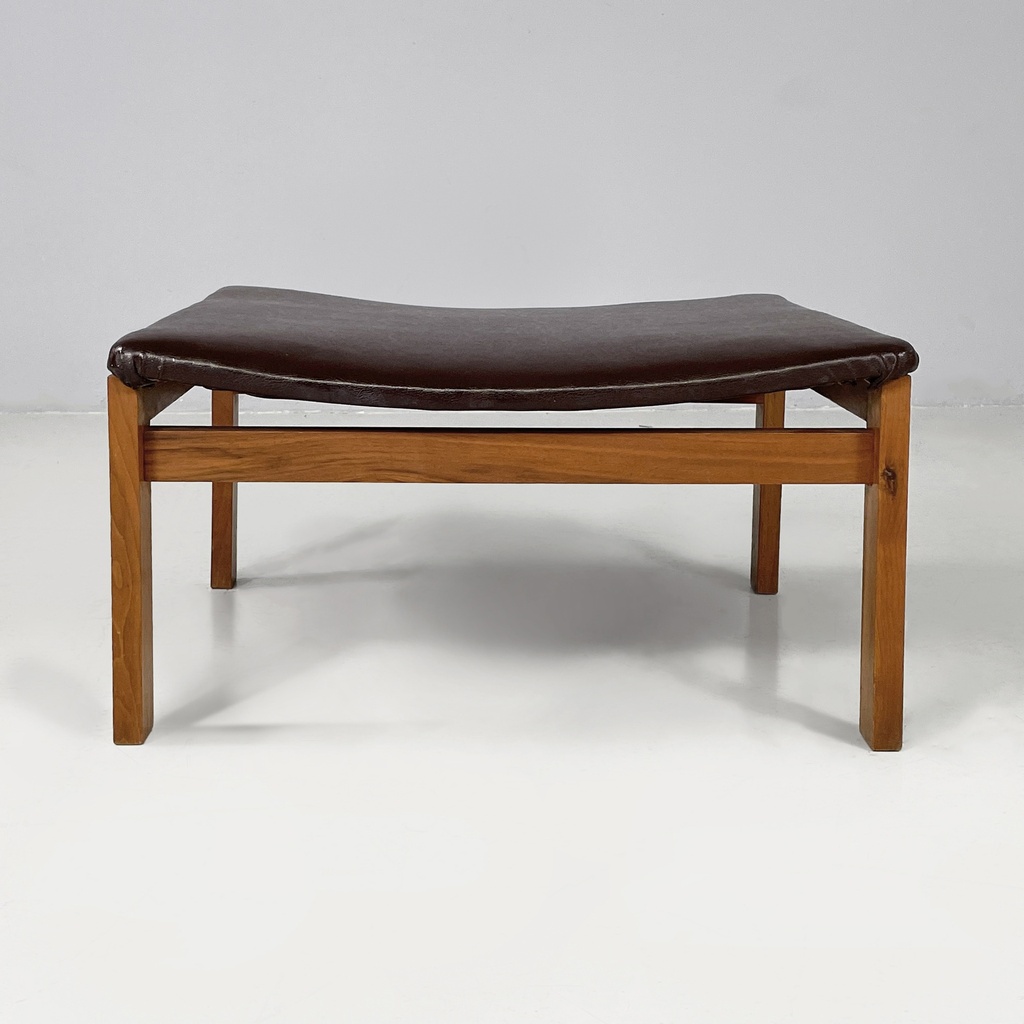 Pouf in pelle marrone e legno, 1960 ca.