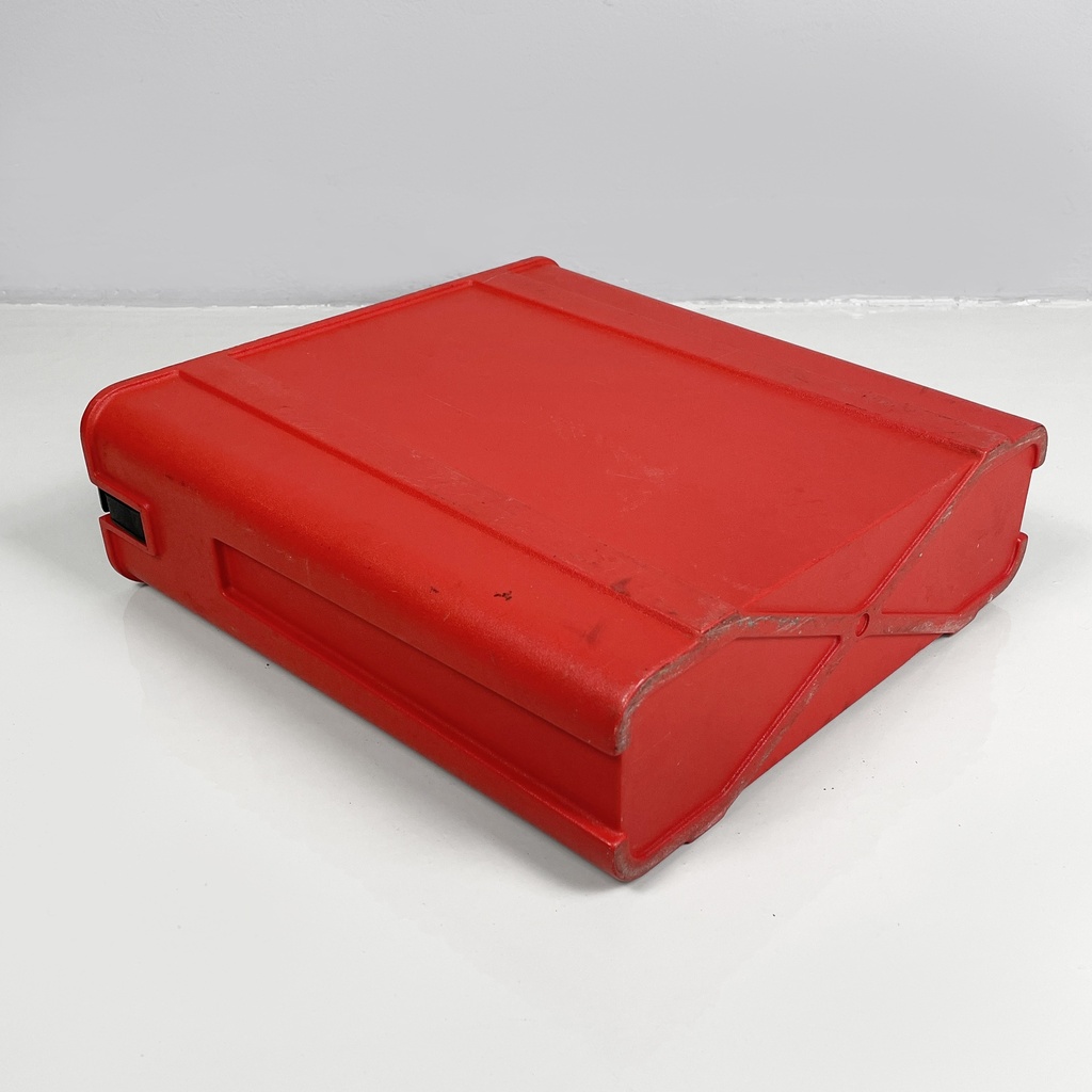 Macchina da scrivere Valentine di Ettore Sottsass e Perry A. King per Olivetti, 1970 ca.