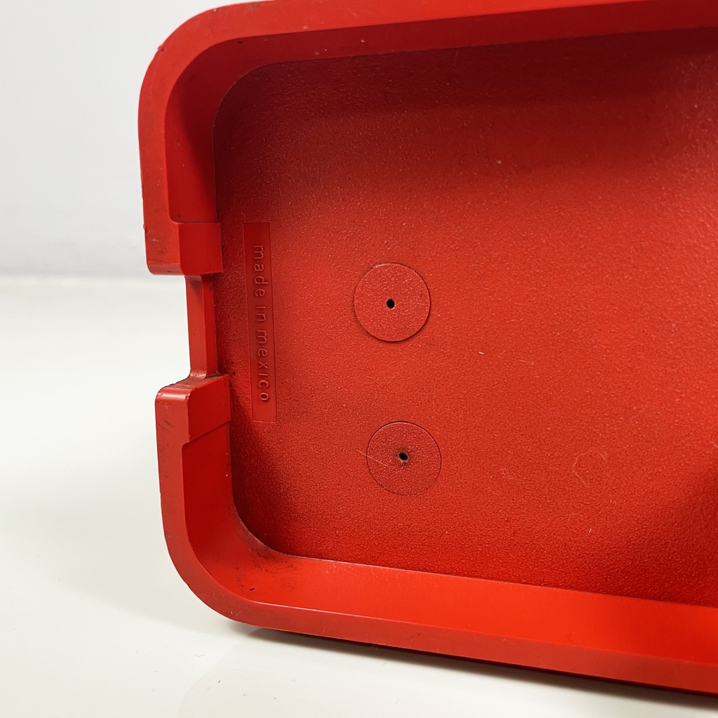 Macchina da scrivere Valentine di Ettore Sottsass e Perry A. King per Olivetti, 1970 ca.