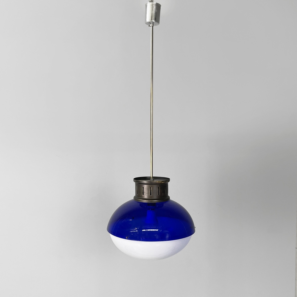 Lampadario in plexiglass blue e bianco, 1970 ca.
