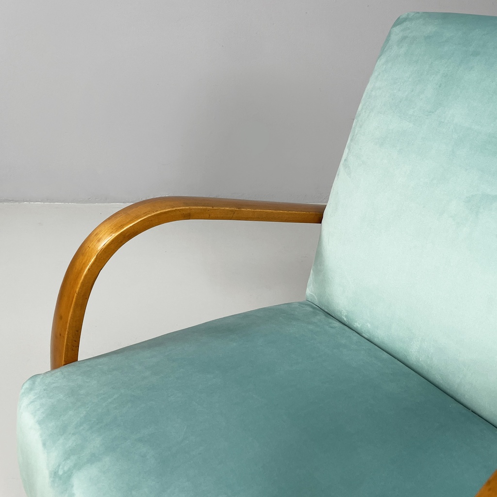 Poltrone in velluto azzurro e legno, 1950 ca.