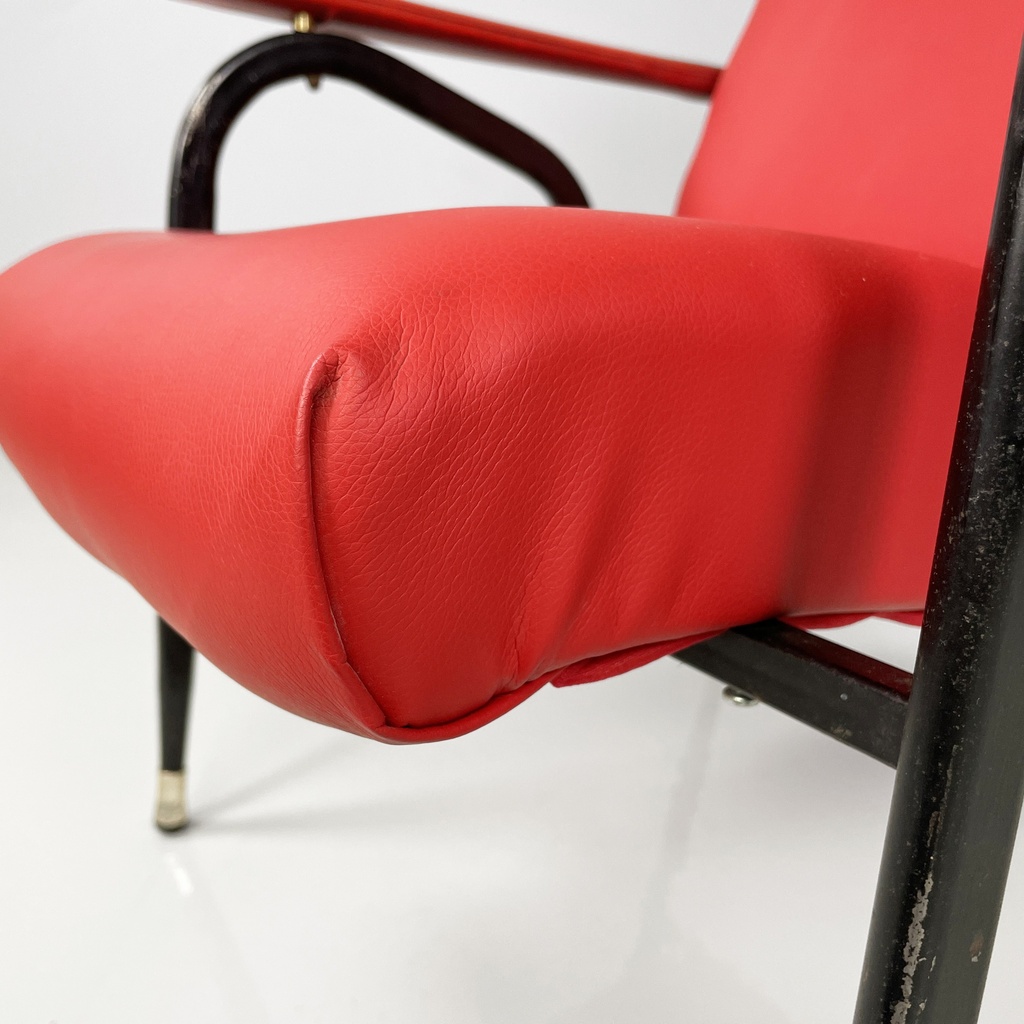 Poltrona in sky rosso e metallo nero, 1960 ca.
