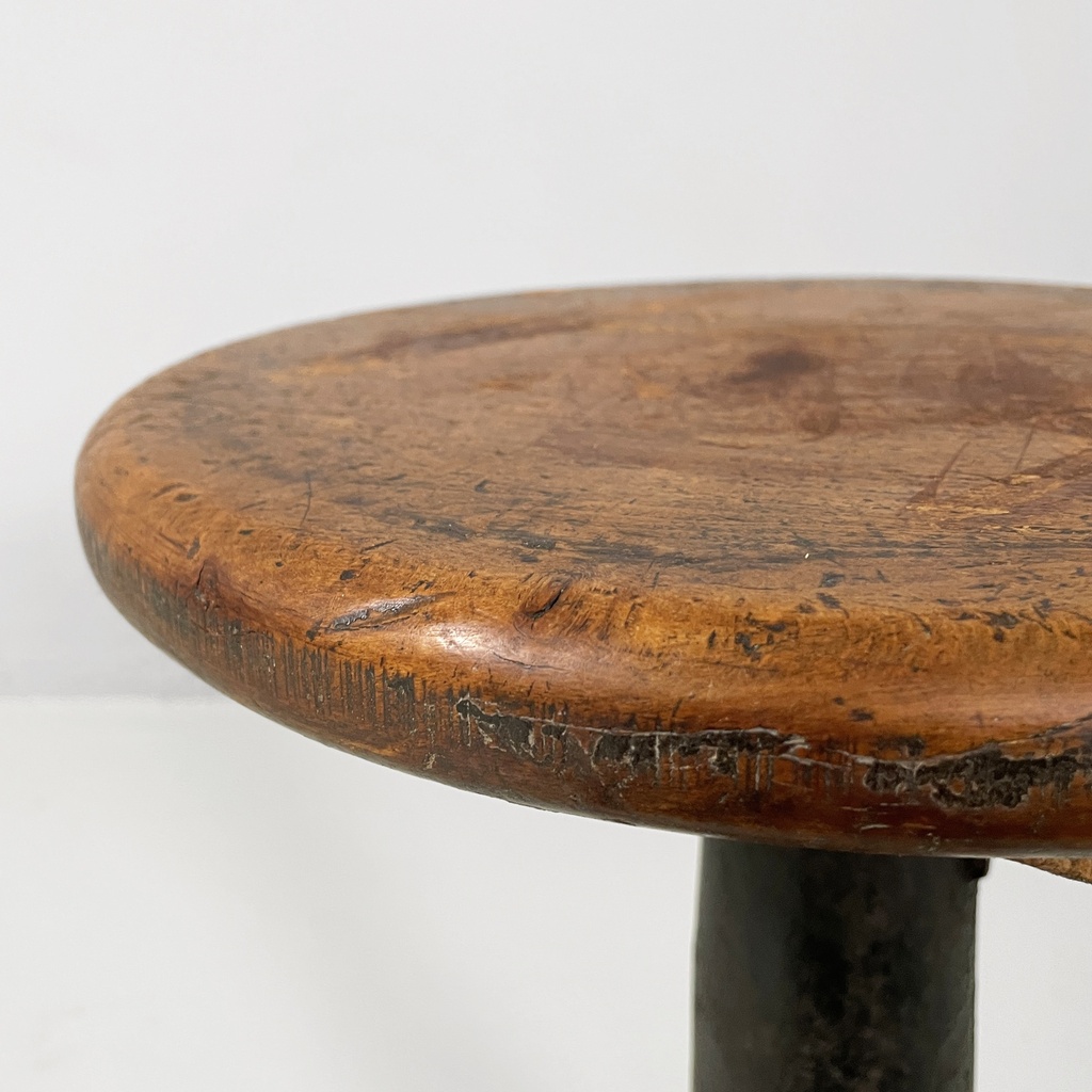 Sgabello in legno e ghisa, 1930 ca.