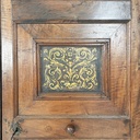 Armadio con ante decorate in legno, 1800 ca.