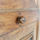 Armadio con ante decorate in legno, 1800 ca.