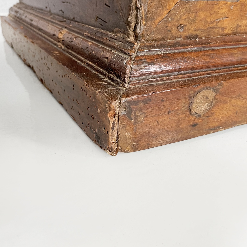 Armadio con ante decorate in legno, 1800 ca.