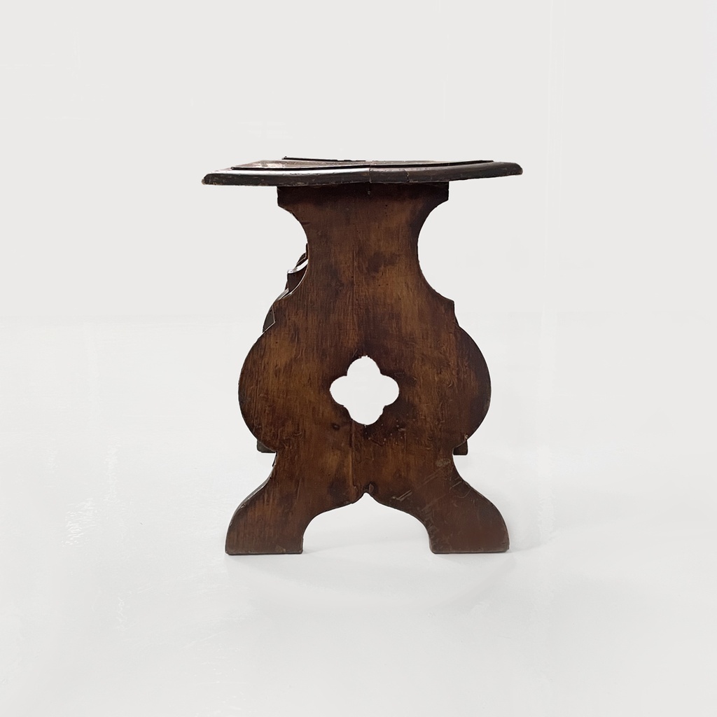 Sgabelli in legno, fine 1800 ca.