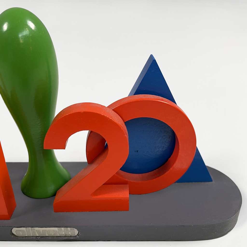 Scultura di Lucio Del Pezzo per Olivetti