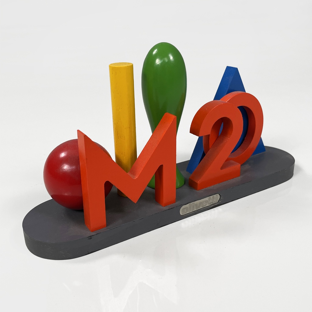 Scultura di Lucio Del Pezzo per Olivetti