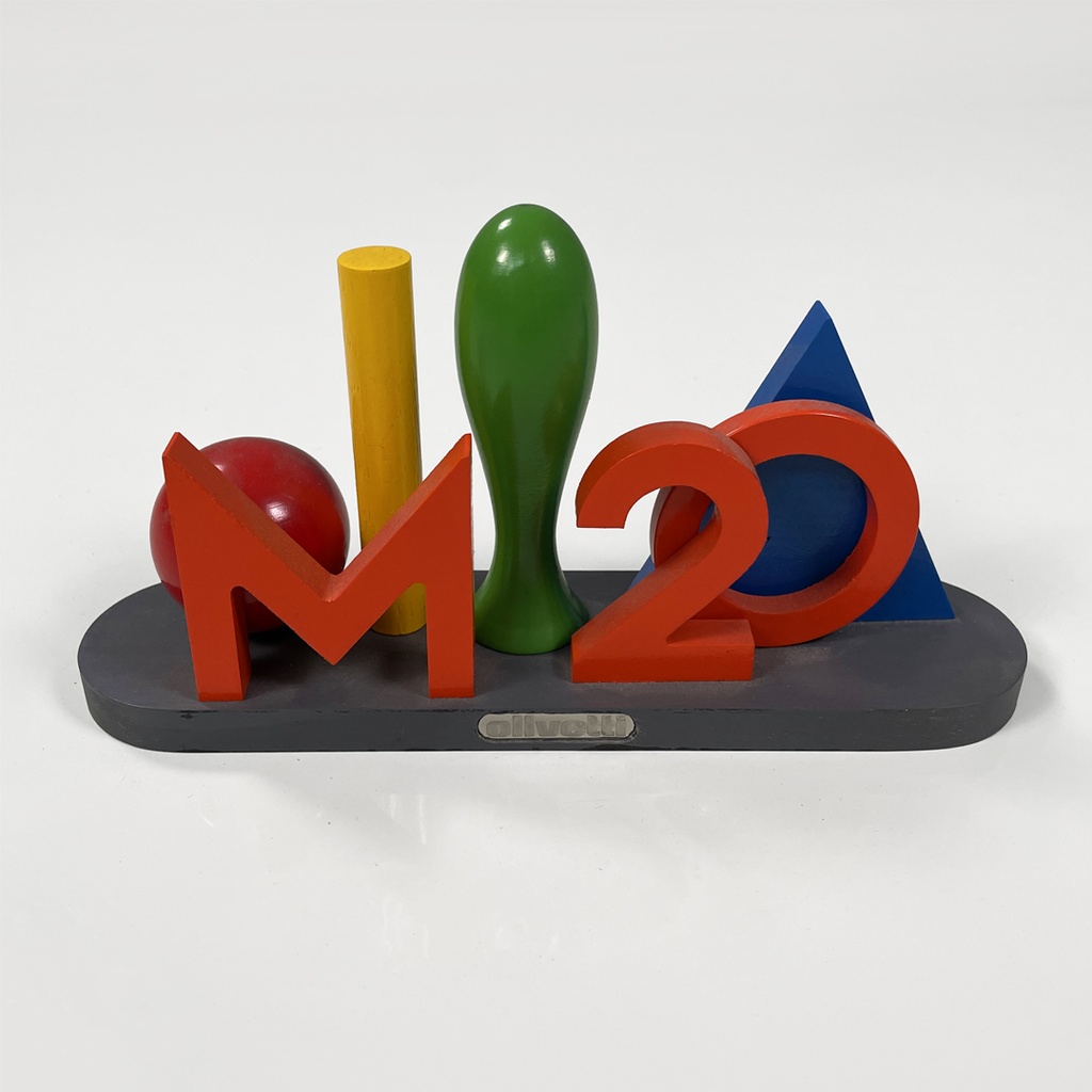 Scultura di Lucio Del Pezzo per Olivetti