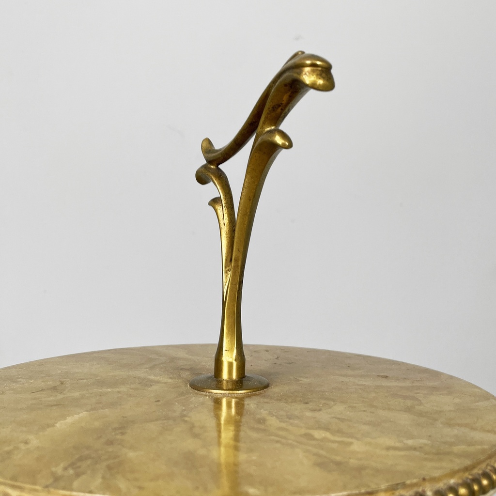 Tavolo da caffè in legno e ottone, 1960 ca.