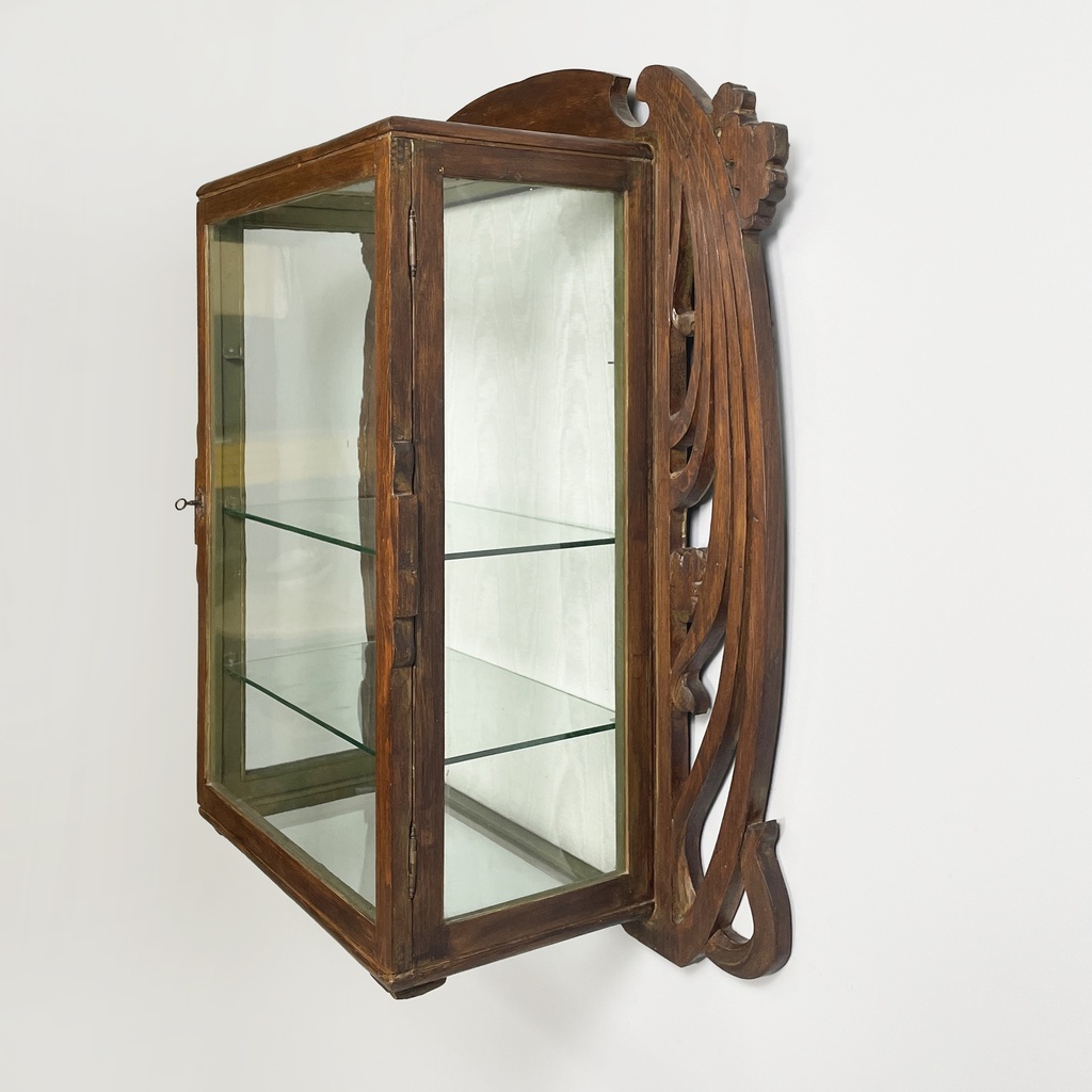 Vetrina da parete in legno e vetro, inizio 1900 ca.