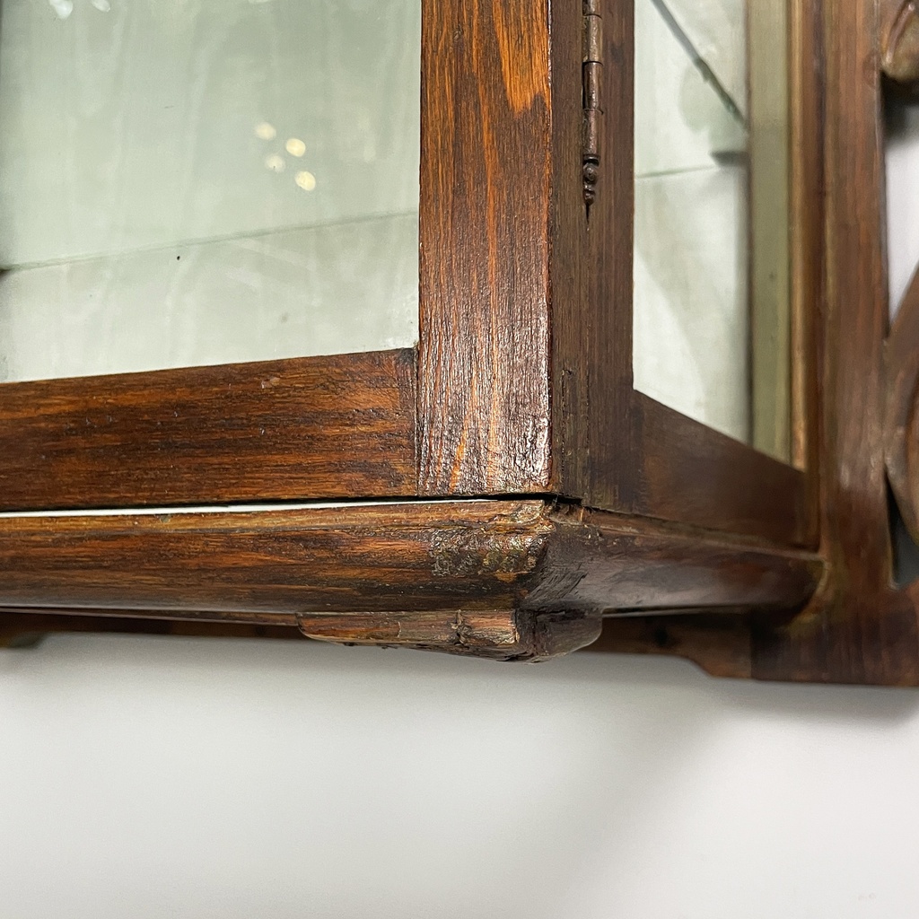 Vetrina da parete in legno e vetro, inizio 1900 ca.