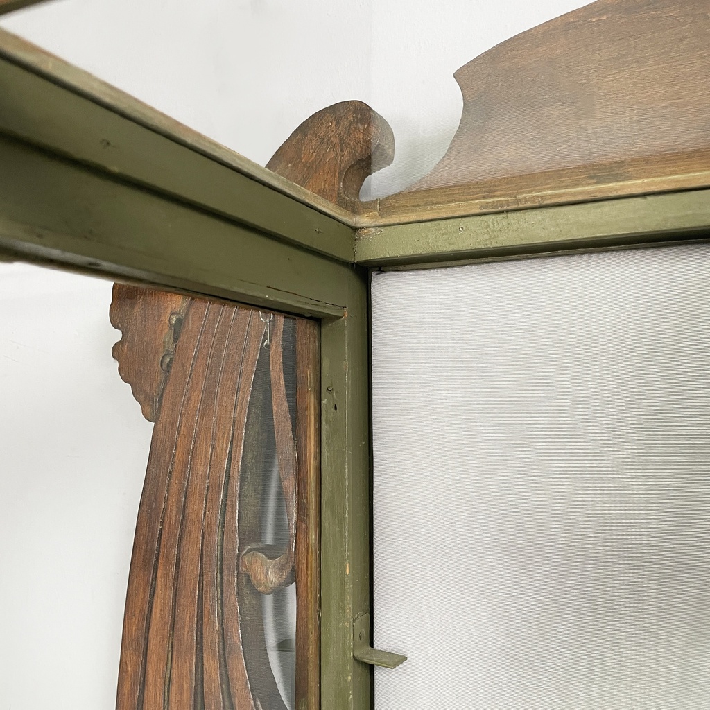 Vetrina da parete in legno e vetro, inizio 1900 ca.