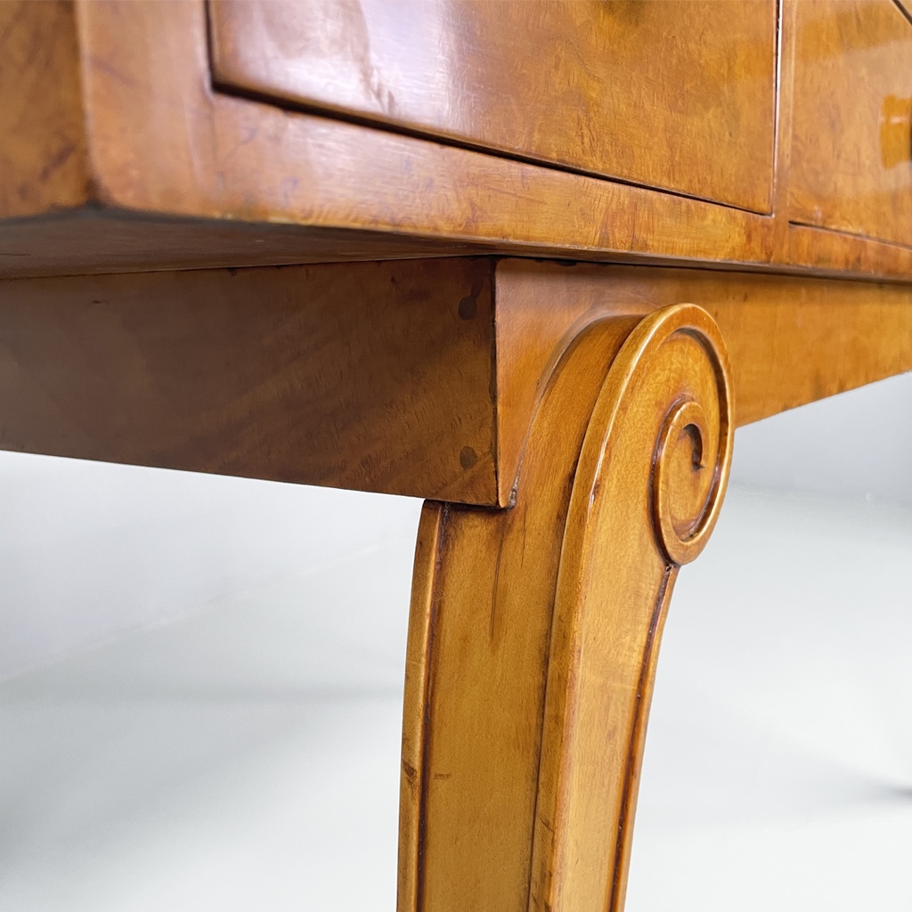 Scrivania in legno di noce per Hille of London, 1920 ca.