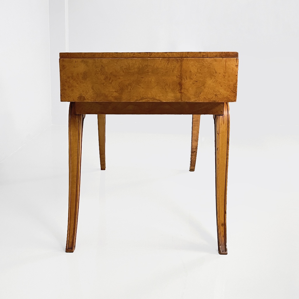 Scrivania in legno di noce per Hille of London, 1920 ca.