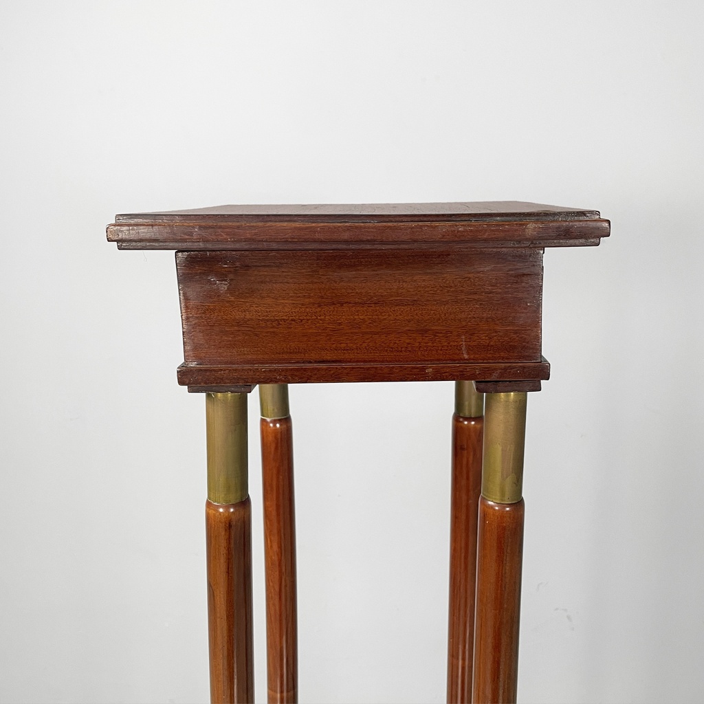 Piedistallo in legno e ottone, metà 1800 ca.