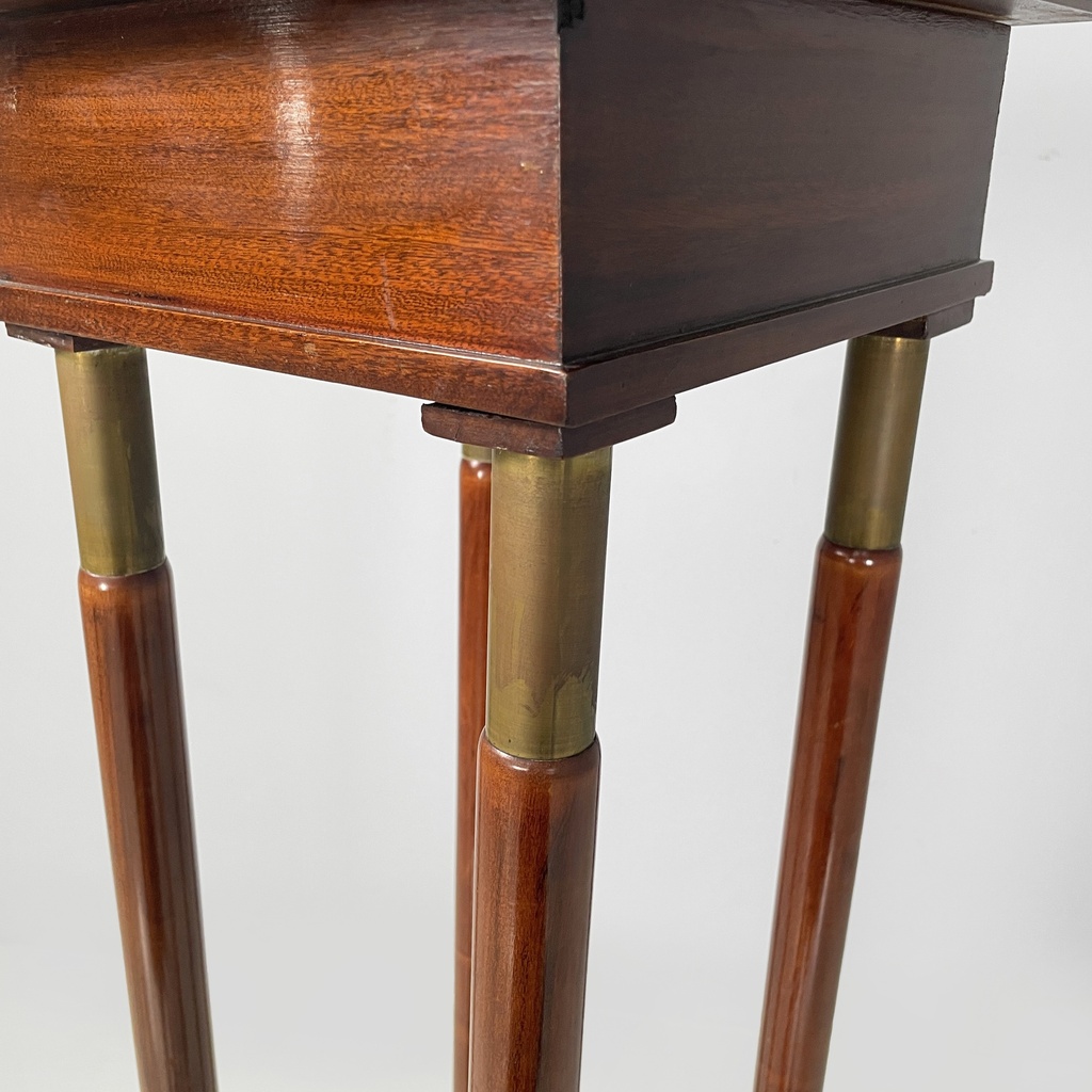 Piedistallo in legno e ottone, metà 1800 ca.