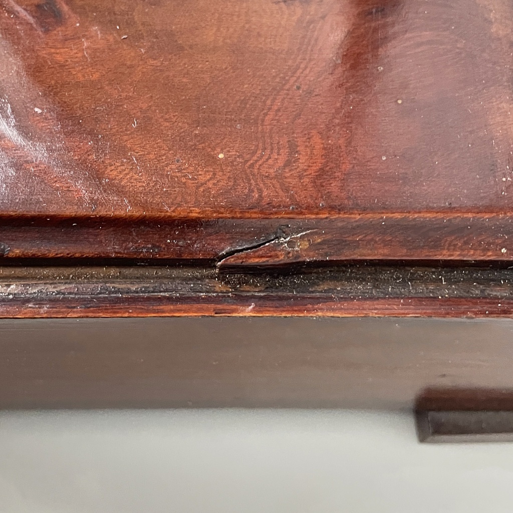 Piedistallo in legno e ottone, metà 1800 ca.