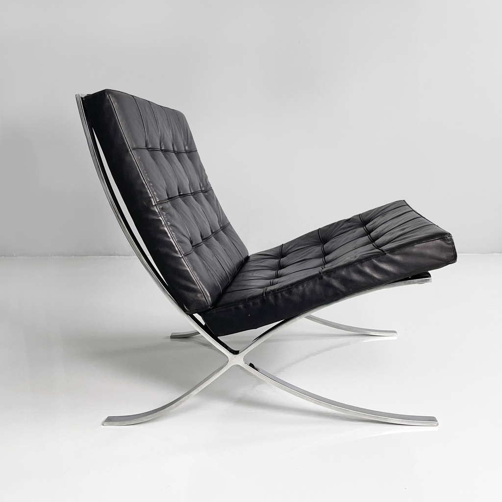 Poltrone in pelle nera e acciaio, 1970 ca.