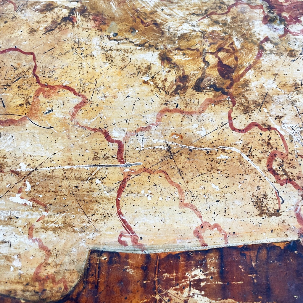 Consolle in legno dorato con decori, 1700 ca.