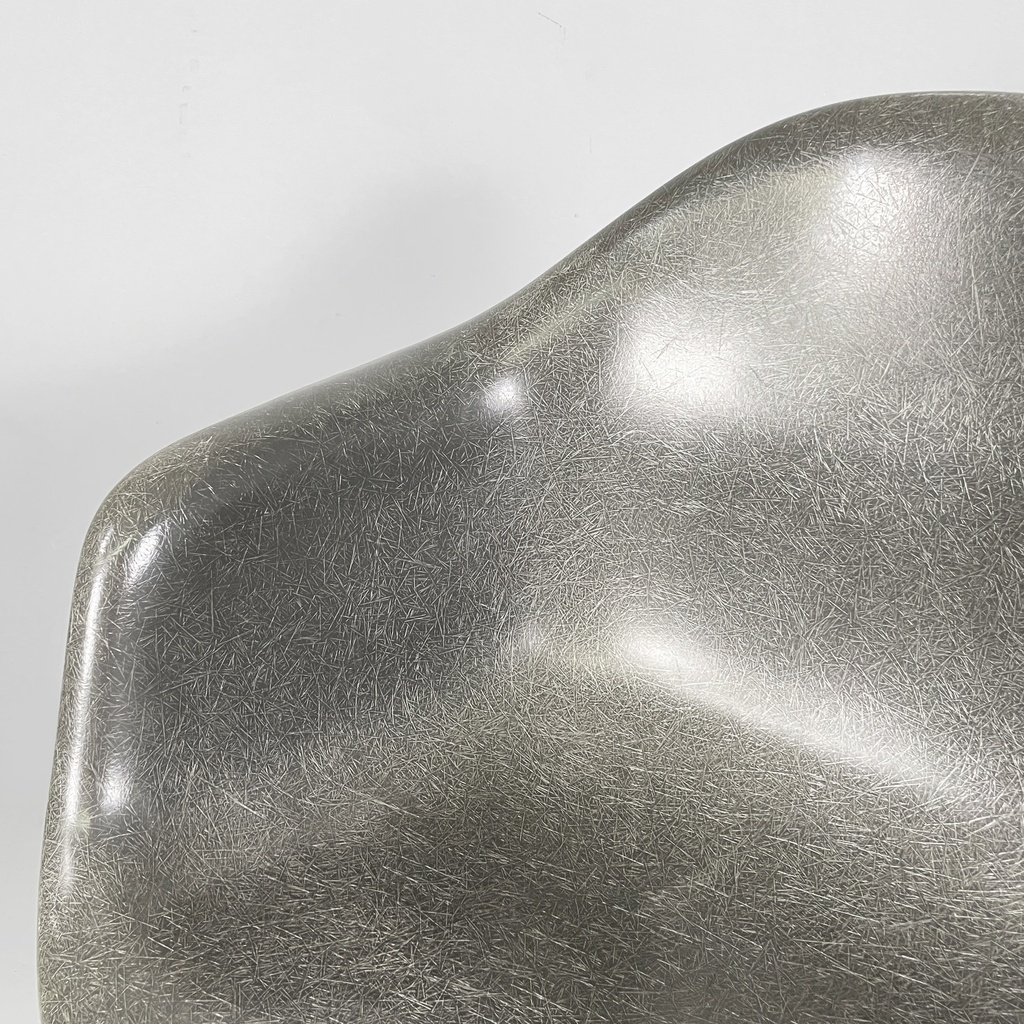 Poltrona La Fonda di Charles e Ray Eames per Herman Miller, 1960 ca.